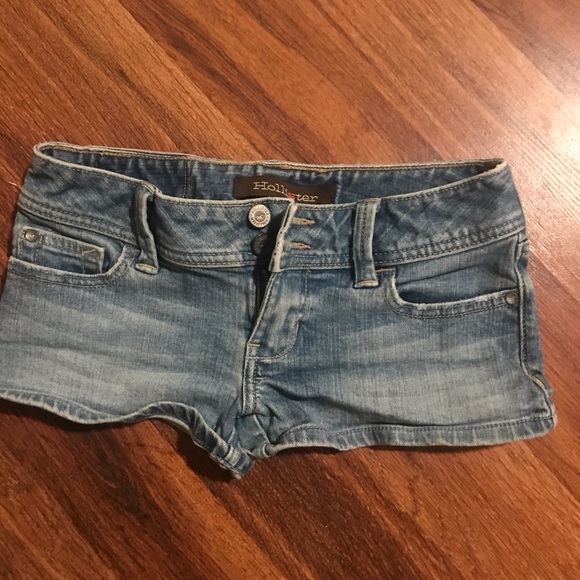 Hollister Shorties - Picture 2 of 4